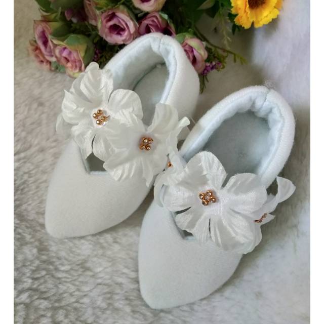 Sepatu putih (highheels baby)