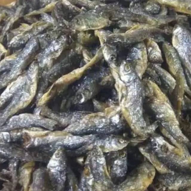 

Ikan bilis ..asli dari danau singkarat 100%,berat 250 gram