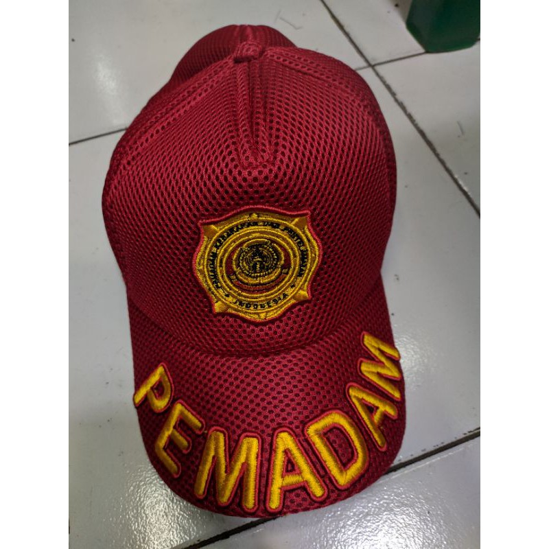 TOPI PEMADAM