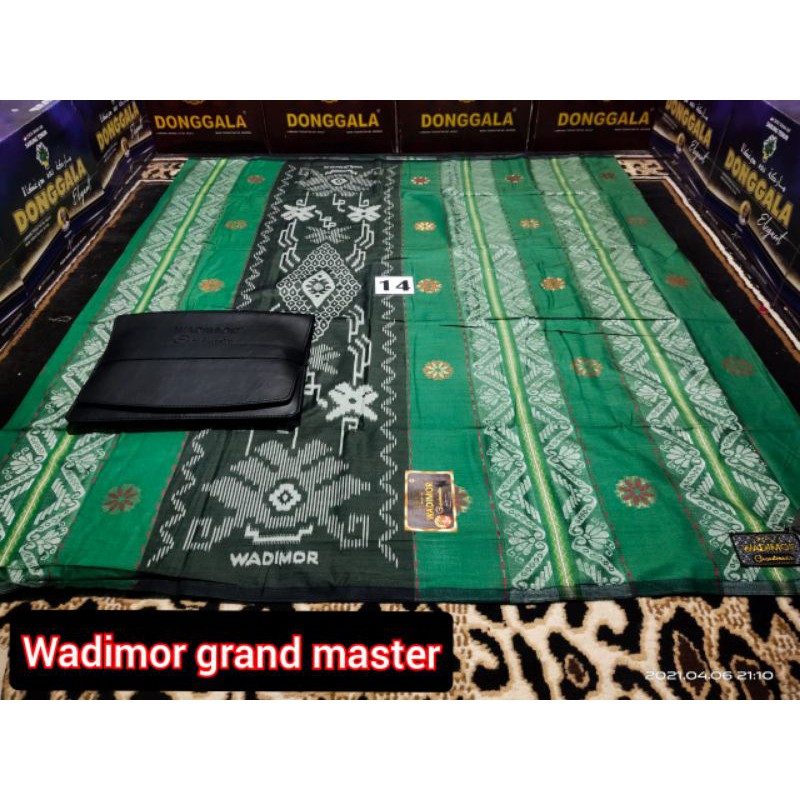 sarung Wadimor grandmaster