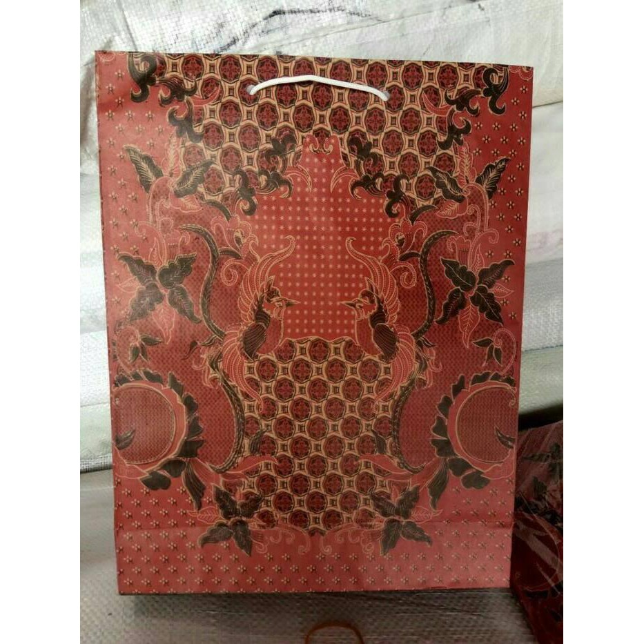 

Goodie Bag / Paper Bag Batik/ Tas Kertas Batik (Gosend Only) Uk. 26Cm X 34Cm X 9Cm Berkualitas