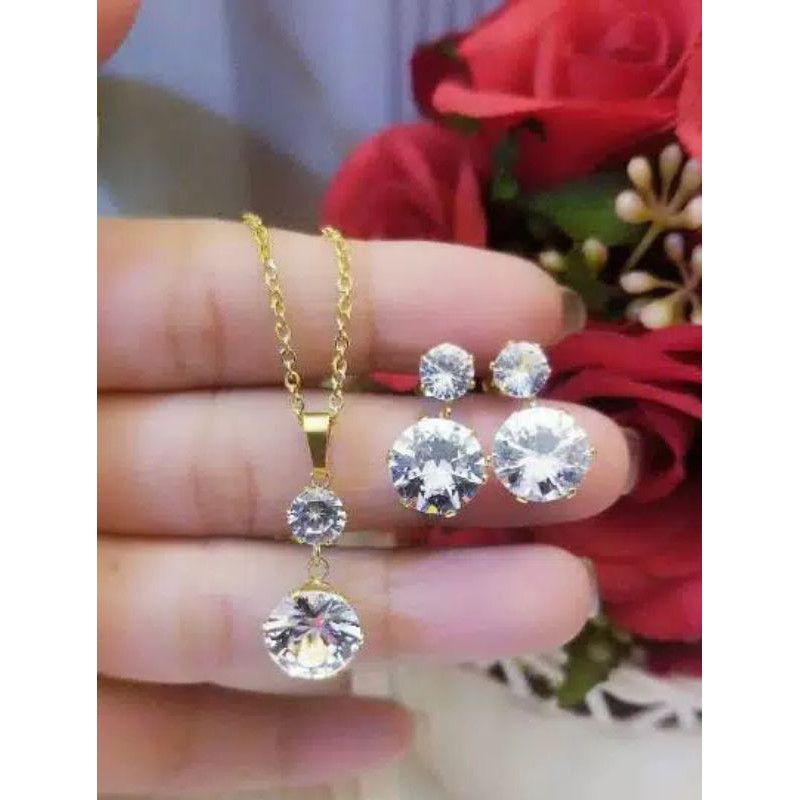 KALUNG TITANIUM WANITA SET ANTING WARNA EMAS-KALUNG TITANIUM WANITA ZIRCON BAGUS WARNA EMAS