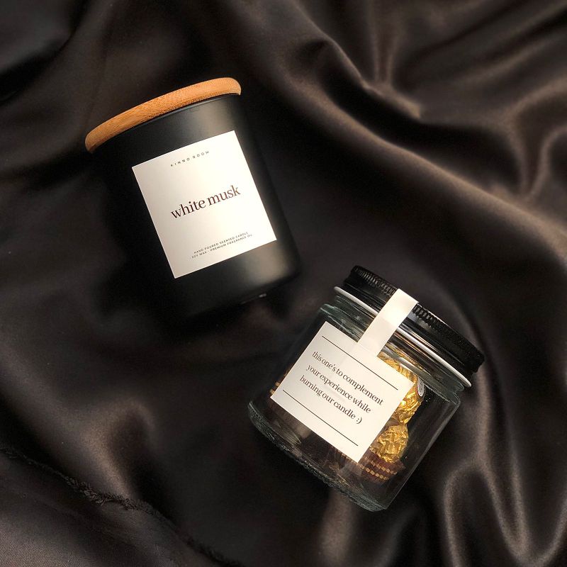 

Hampers Gift Kado Birthday Graduation Valentine - Scented Candle + Ferrero Rocher