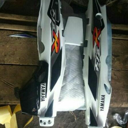 cover body blakang + bok aki yamaha fizr/poswan/F1ZR