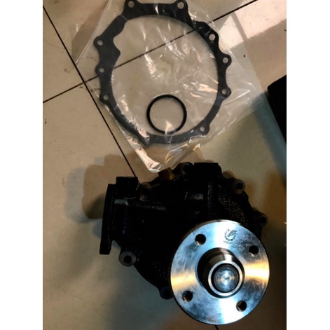 Water Pump KOBELCO SK200-8 JO5E J05E VH16100E0372