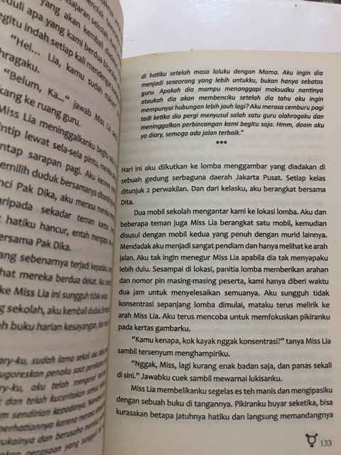 Novel second/bekas “Hitam putih Dunia Angel”