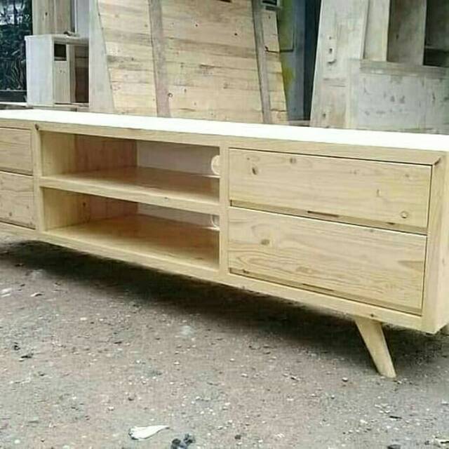 Meja tv dari kayu jati Belanda.