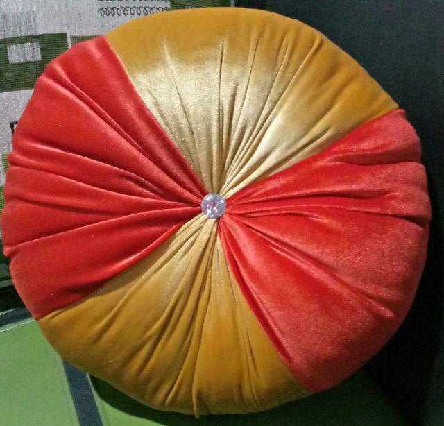 Bantal Kursi Bulat Ala Turki Dua Warna