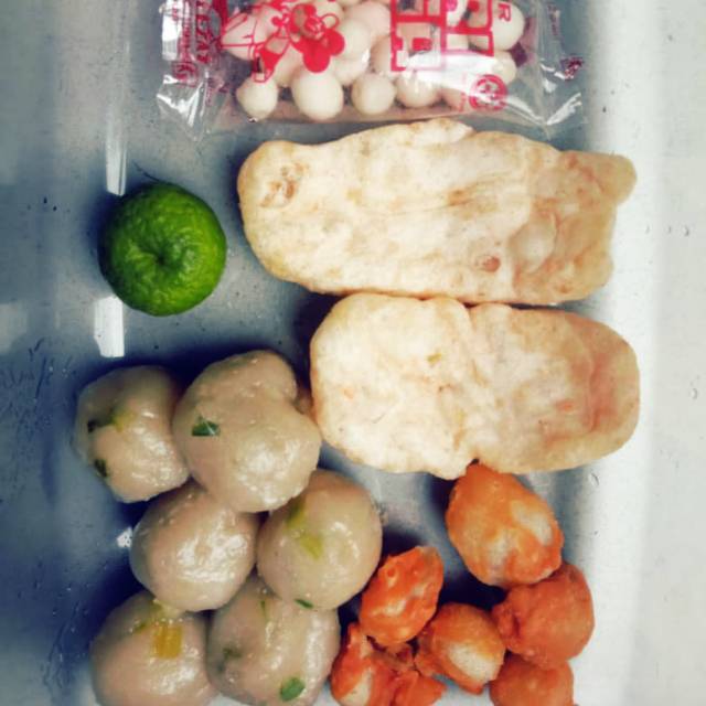 

Baso aci larva isi ayam pedas berkemasan.