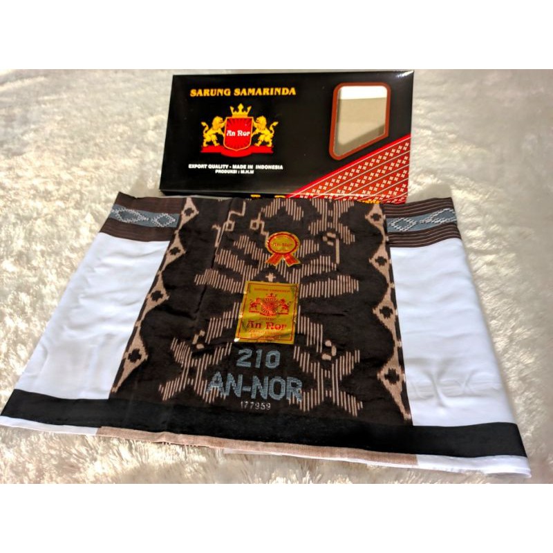 Sarung samarinda annur motif putih