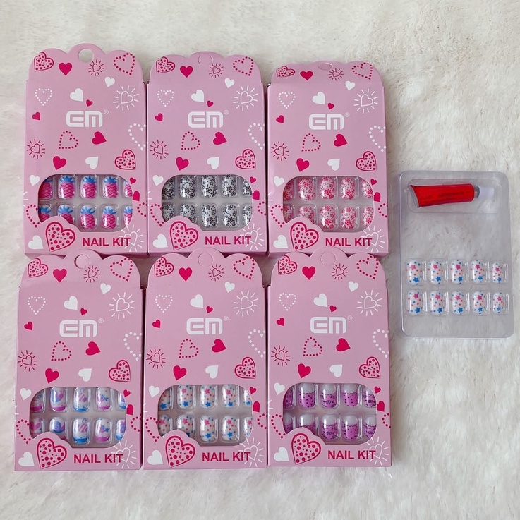KUKU PALSU BOK ISI 12PCS / MAINAN Set Kuku Palsu Dengan Lem Fashion Acrylic multi Design Nail Art Free Lem
