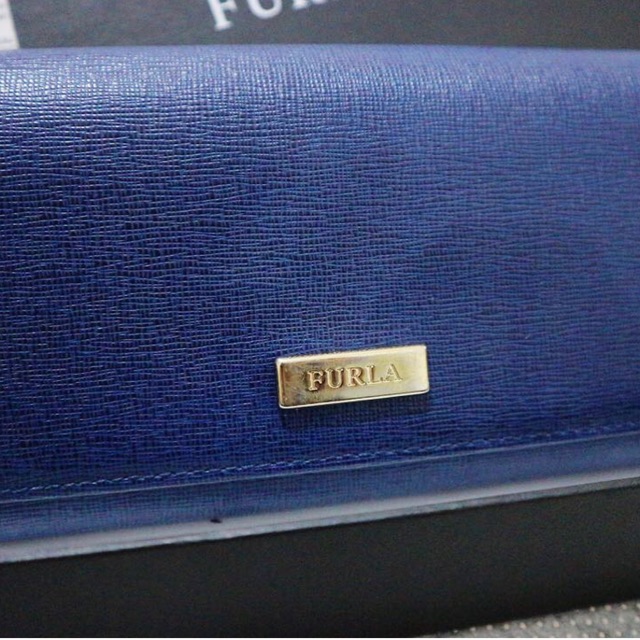 Preloved furla wallet authentic