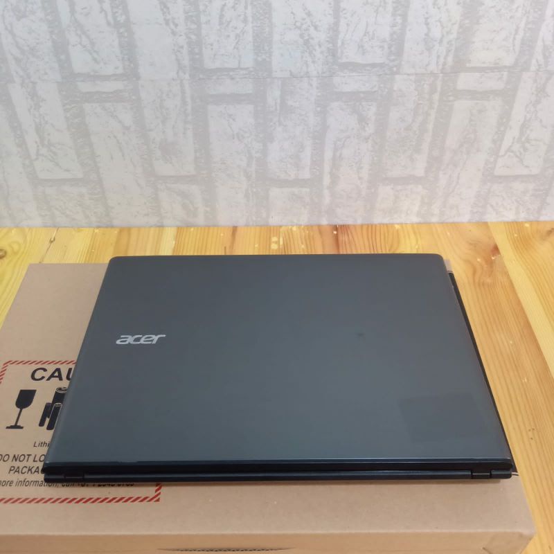 Laptop Acer Aspire E5-475G Core i3-6006U Gen 6 Double Vga Nvidia Geforce 940MX 2GB Ram 4GB HDD 500GB Siap gaming editing