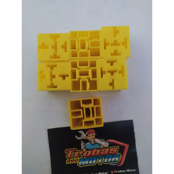 Socket Soket relay kuning kosongan