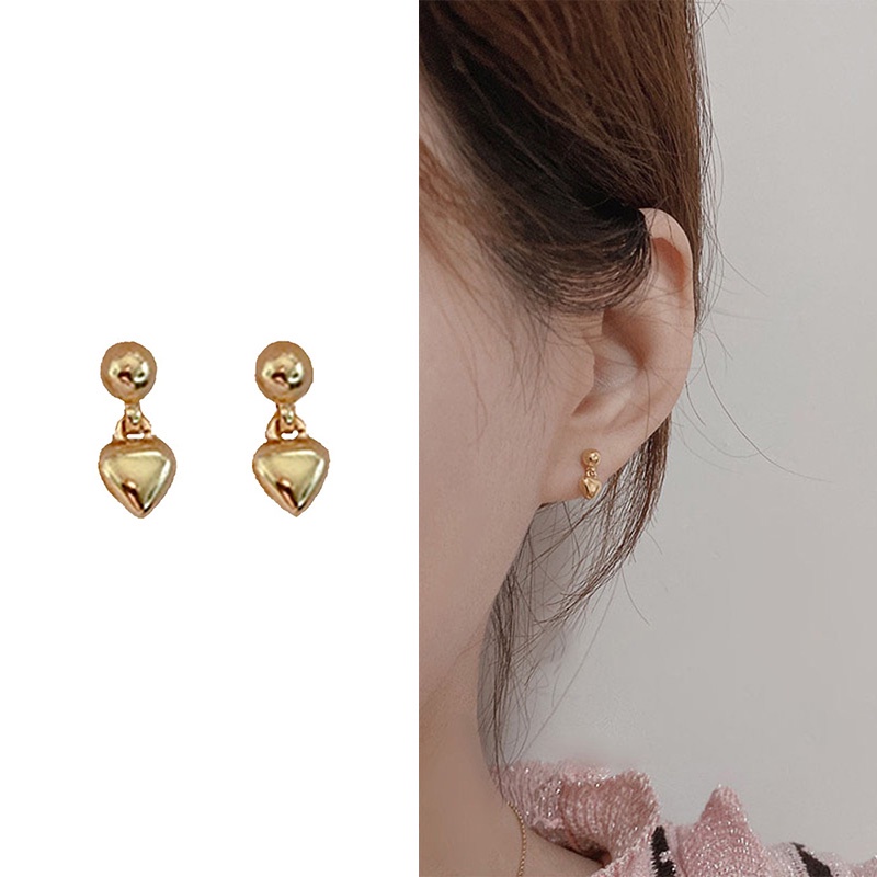 1 Pasang Anting Stud Liontin Hati Mini Warna Emas Untuk Wanita