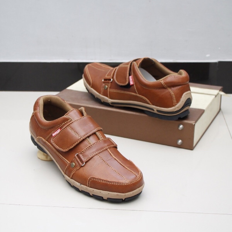 Sepatu casual pria bahan kulit sapi asli model perekat