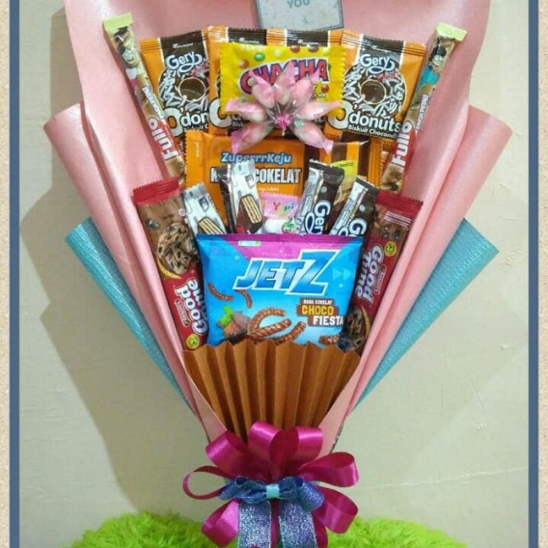 

Buket Snack murah hadiah ulang tahun/wisuda/aniv/dll