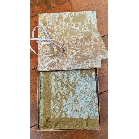 buttonscarves Granada caramel