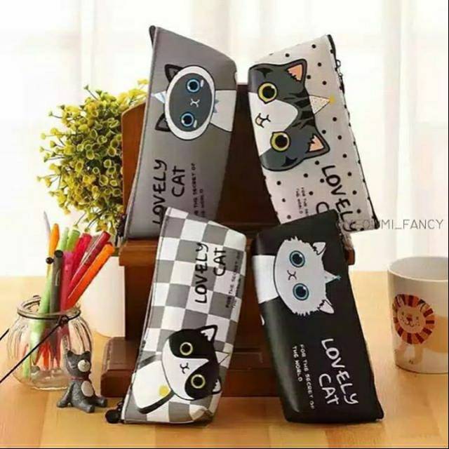 

Tempat pencil lovely cat
