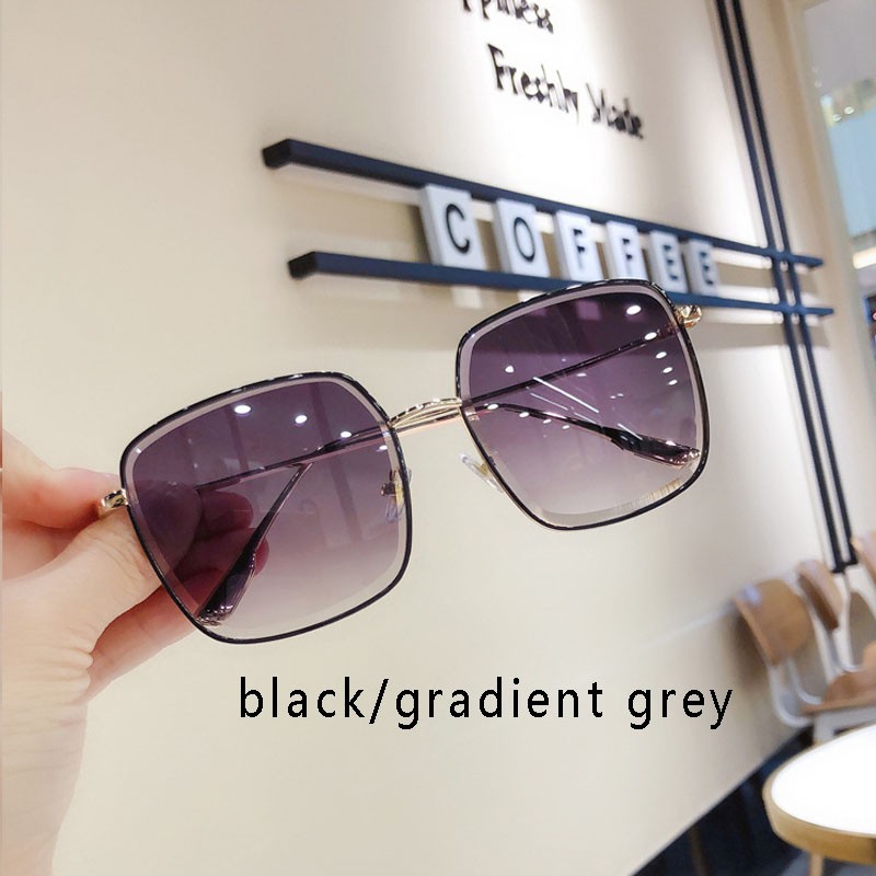 Kacamata Wanita Pria Premium Fashion Kotak Metal Korean UV Sunglasses-black/gradient grey