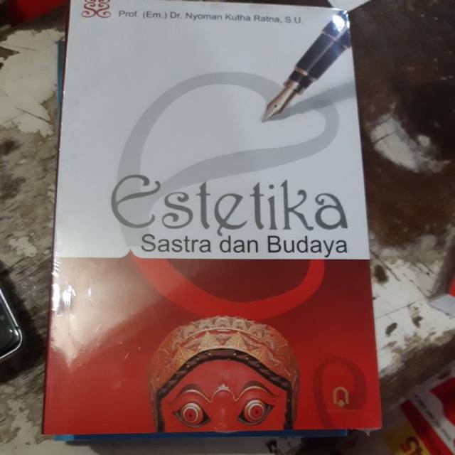 Estetika sastra dan budaya