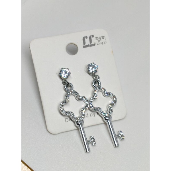 Anting wanita perhiasan wanita aksesoris wanita anting korea anting panjang anting permata