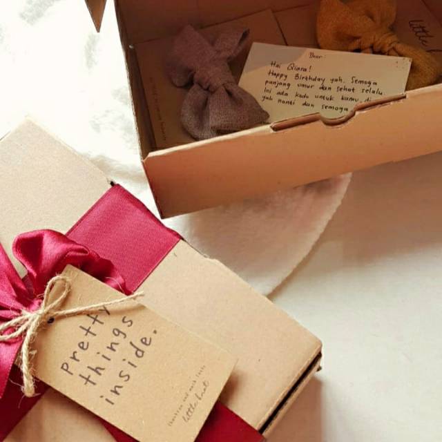 

BOX KADO/ GIFT BOX / HAMPERS BOX / KOTAK KADO TERMURAH + pita dan kartu ucapan