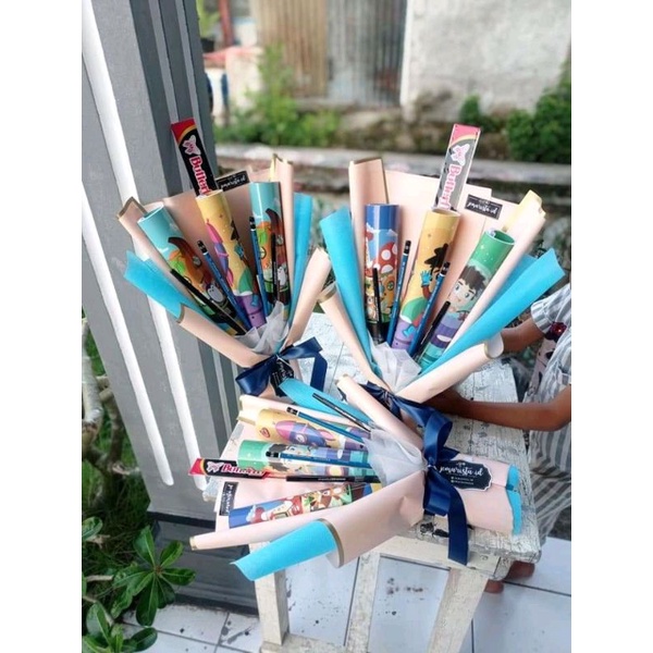 

buket peralatan sekolah