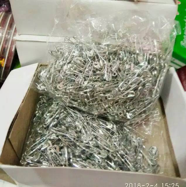 Peniti kecil peniti kutu warna silver dan gold isi 32biji