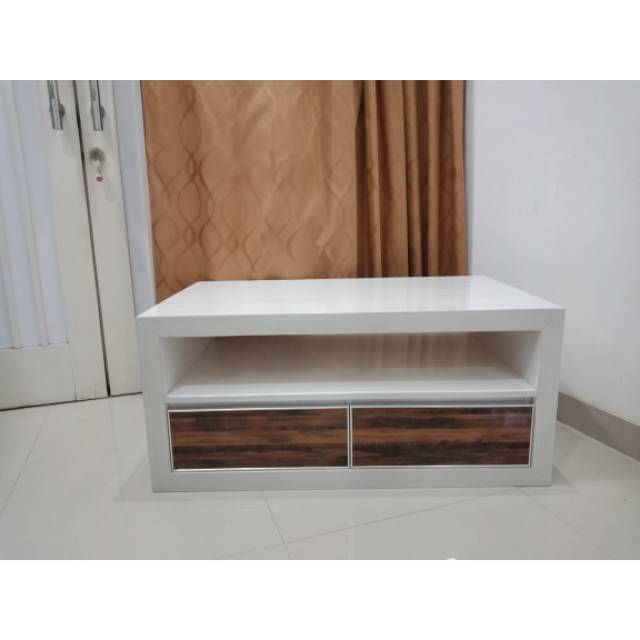 Meja tamu HPL