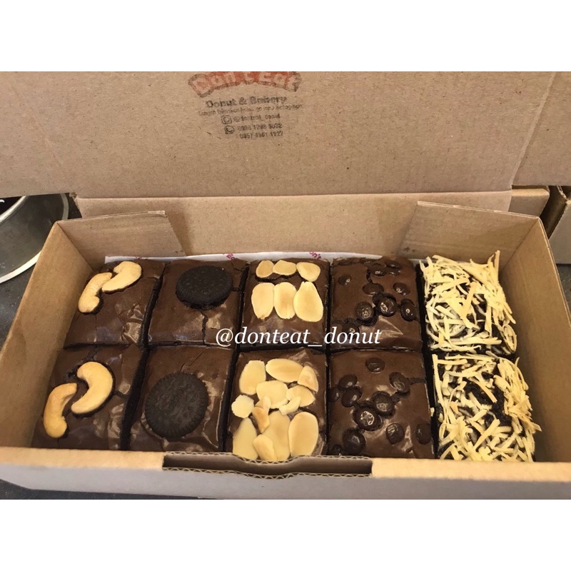 

fudgy brownies small 20x10cm isi 10 potong
