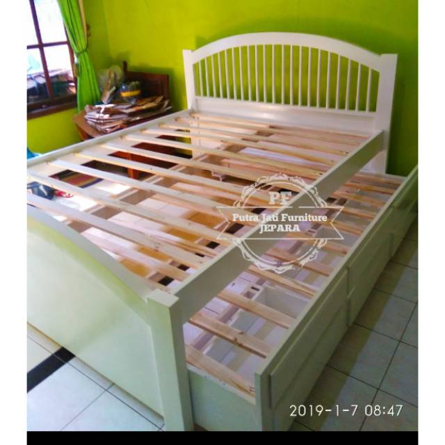 Tempat Tidur Kayu Jati Warna Putih Duco - Dipan Ranjang Model Simpel Murah