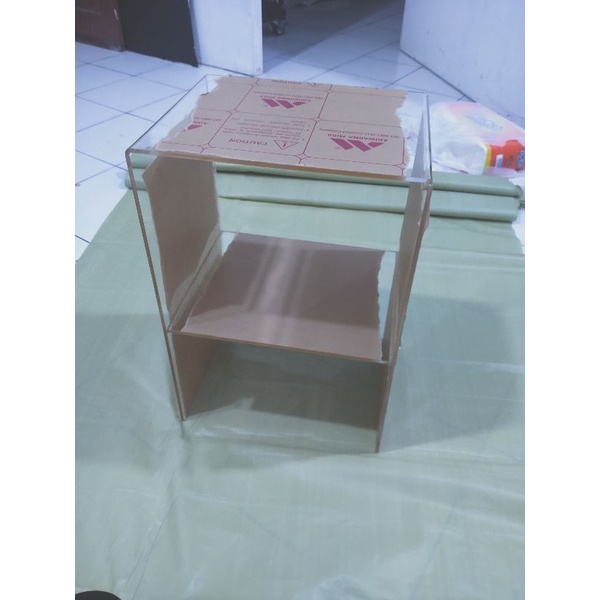 

acrylic table
