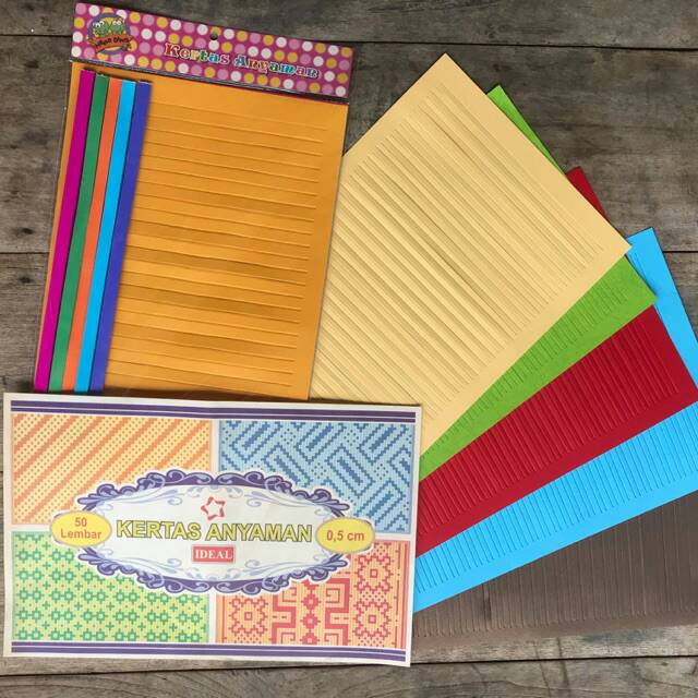 

Kertas anyaman 1cm/ 0.5 cm gambar hanya ilustrasi 1 pack isi 50 lembar