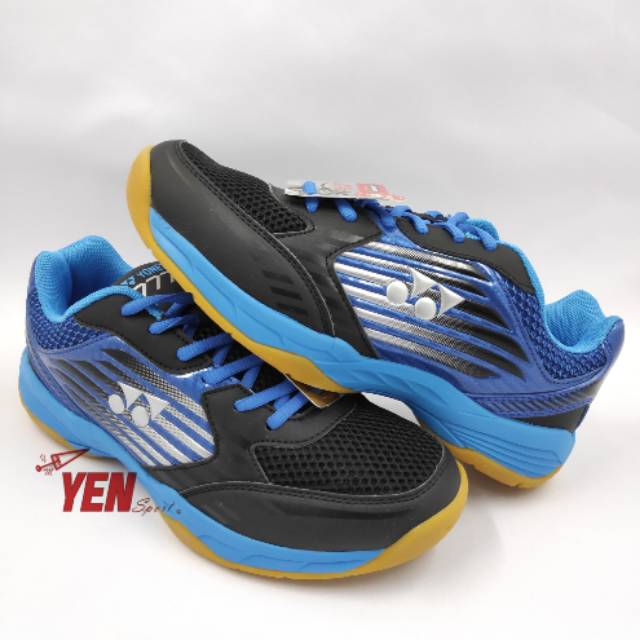 Sepatu Badminton Yonex 777
