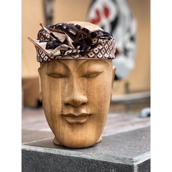 Udeng Batik ikat kepala khas  Bali