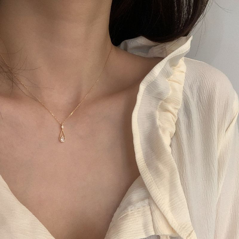 FerenHongXia Kalung Zircon drop necklace diamond shining simple clavicle chain necklace necklace l lubuk pakam l perbaungan l medan l deliserdang l serdangbedagai