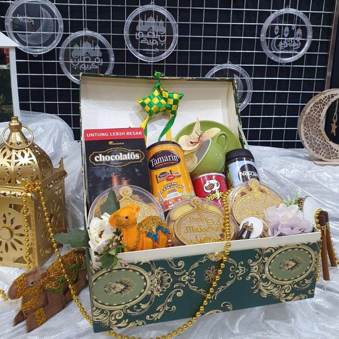 

BOX PAKET HAMPERS PAKET LEBARAN IDUL ADHA PARCEL SCS543D3