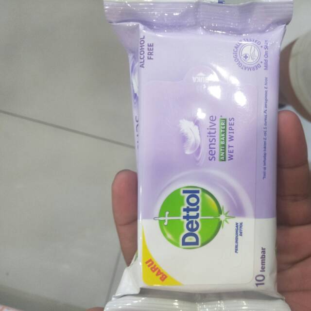 Tisu basah detol