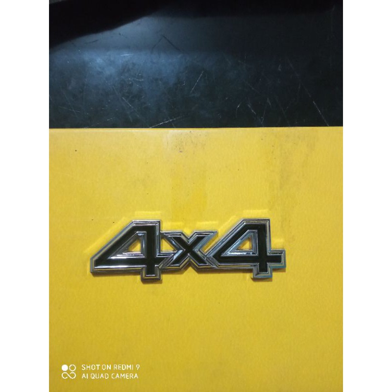 logo emblem 4x4 hitam list chrome