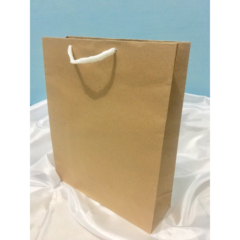

Paperbag polos ukuran 27x9x34 cm