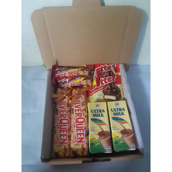 

HAMPERS SNACK COKLAT BY REQUEST UCAPAN