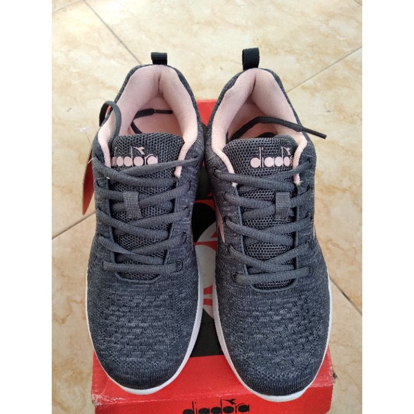 Sepatu Diadora Atri Women