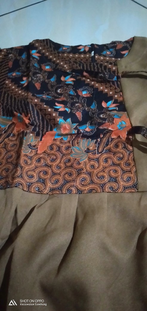 Atasan Batik Wanita / Blouse Batik Wanita Kombinasi Moscrap