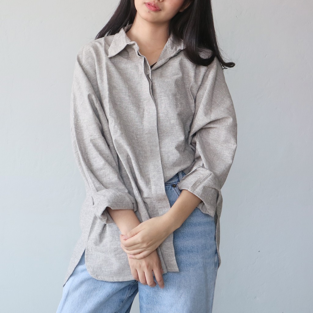 Jual Ixora Kai Oversized Shirt - Kemeja Wanita Oversized Blouse ...