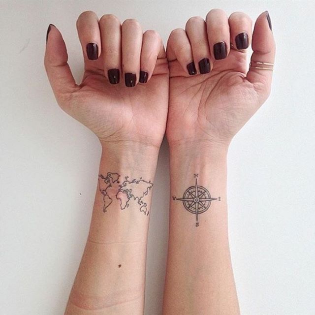 

Compass x World Map (1 set)