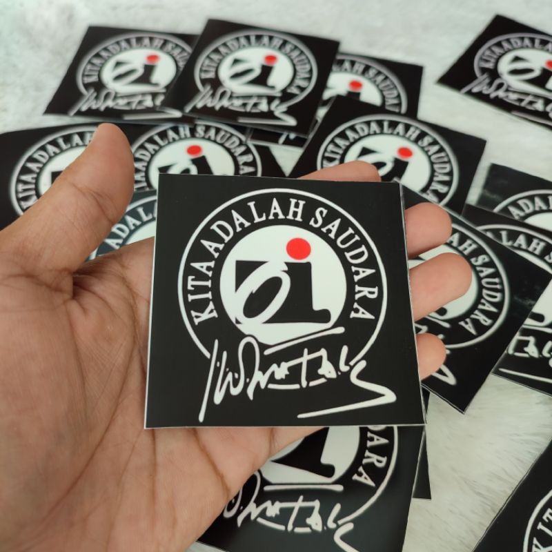 

Stiker Iwan Fals fans Oi Orang Indonesia Kita Adalah Saudara Om Iwan