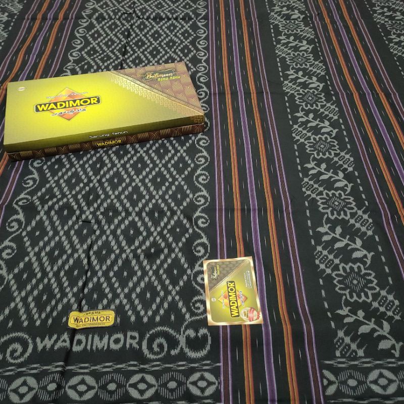 Sarung Wadimor Motif Balimoon Manik Manik