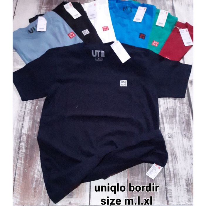 KAOS UNIQLO