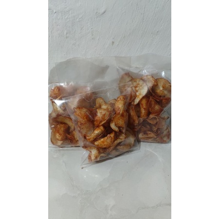 

makanan ringan keripik singkong pedas